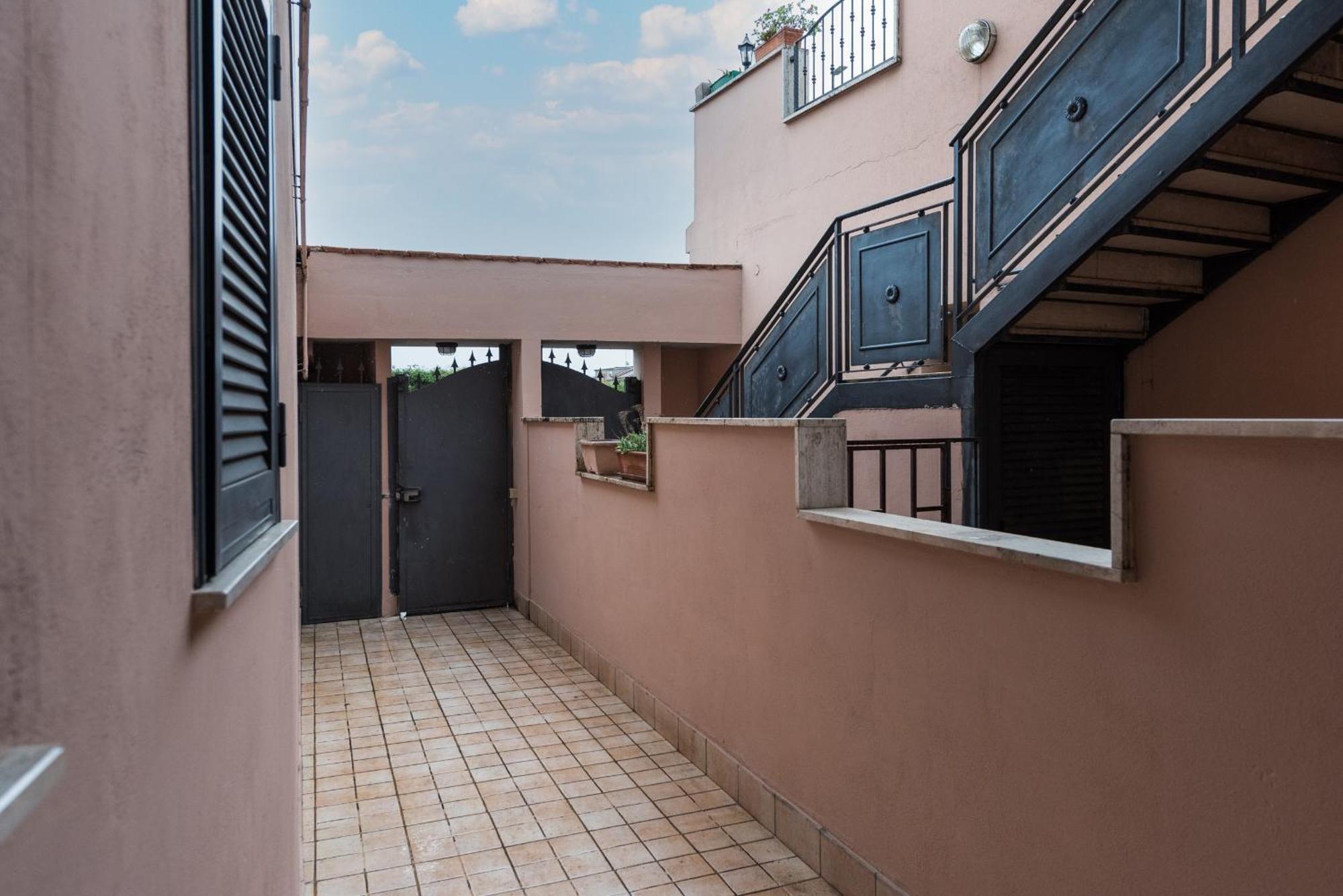 Travelershome Ciampino 170 Station Street Екстериор снимка